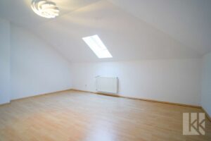 Zimmer 1 OG
