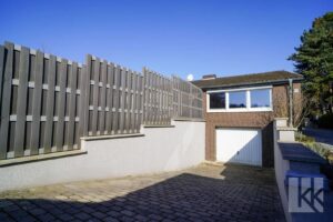 Einfahrt zur Garage