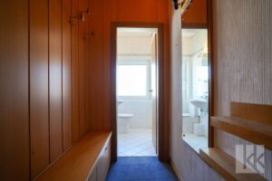 Entree mit Garderobe