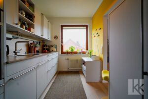 Halboffene Küche mit...