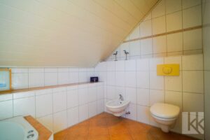 ...Toilette und Bidet