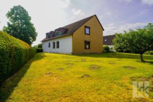 Gartenansicht – der Maulwurf ist bereits ausgezogen :)