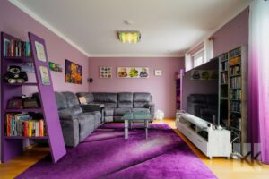 und dem Wohnzimmer.