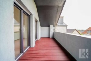 ... großen Balkon