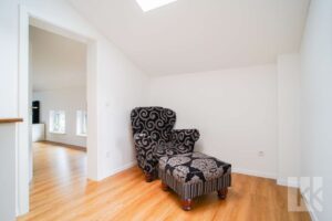 Im Obergeschoss: ...