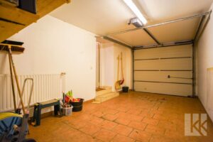 Garage mit direktem Zugang zum Haus