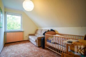 ...Zwei Zimmer zur freien Verfügung sowie...