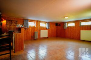 Vollkeller inklusive Partyraum, ...