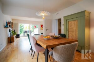 Der Herzstück des Hauses: Ein großer Raum mit...