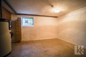 Praktischer Vollkeller mit...