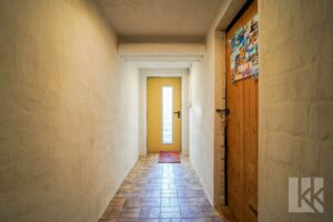 ...Zugang in den Garten sowie...