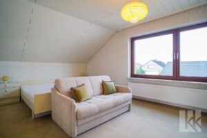 Ebenso: Ein weiteres Schlafzimmer und...