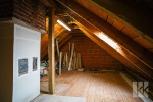 Stauraum auf dem Spitzboden