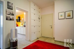 Entree mit viel Stauraum und...