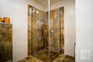 ... ebenerdiger Dusche