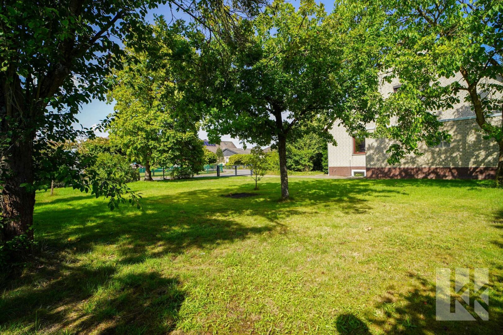 Garten mit gewachsenem Baumbestand