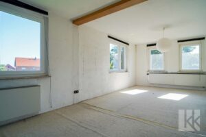 Lichtdurchflutetes Schlafzimmer mit...