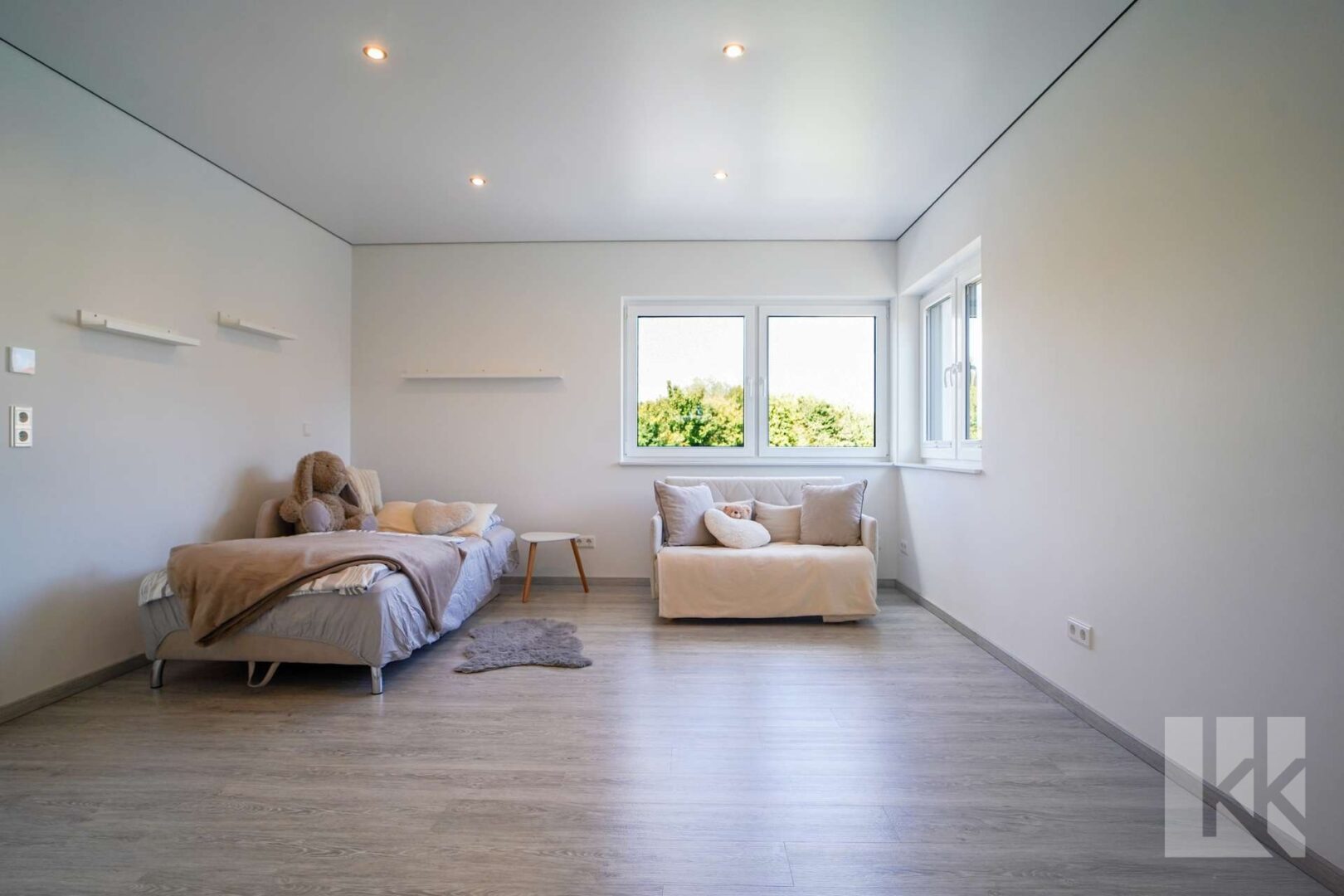 ...weitere Schlafräume, jeweils...