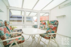 ...angrenzendem Wintergarten