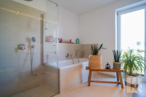 ...Dusche & Badewanne