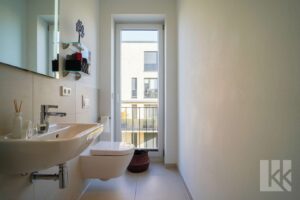 Praktisches Gäste-WC im Eingangsbereich