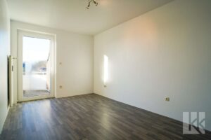 Ebenso mit Balkonzugang: Schlafzimmer Nummer 1