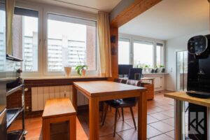 Davor: Der Essbereich mit....