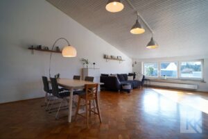 Großzügiger Wohn- und Essbereich ...