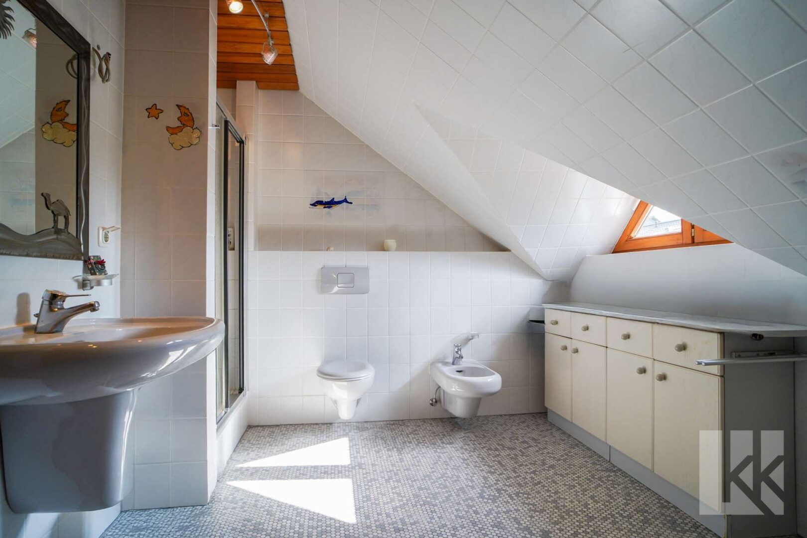 Badezimmer im Obergeschoss mit Dusche und...