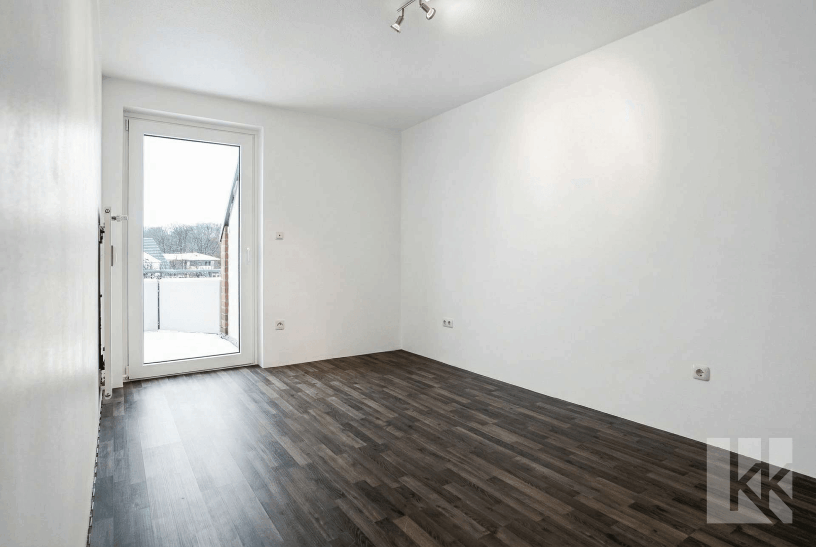 Ebenso mit Balkonzugang: Schlafzimmer Nummer 1