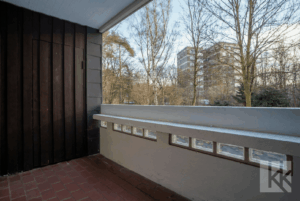 ... zur Loggia mit Lagerraum