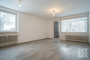 Das große Wohn- und Esszimmer mit Zugang...