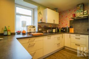 ...halboffener Küche