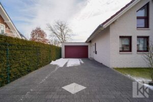 Weitere Stellplätze in der Auffahrt