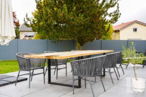 Davor: Die große Terrasse