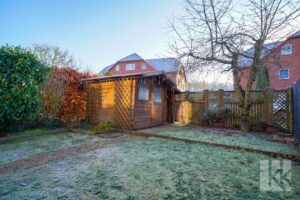 ...praktischer Gartenhütte