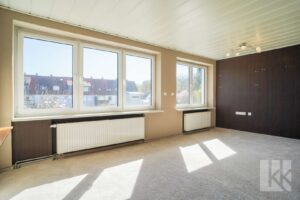 ...großer Fensterfront