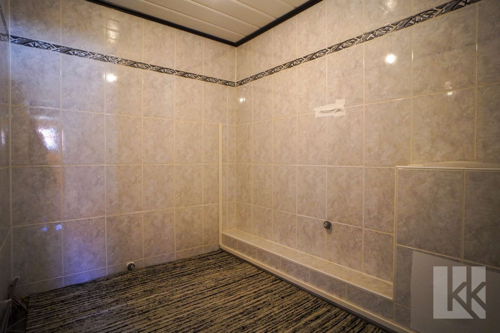 Ankleidezimmer oder Abstellkammer