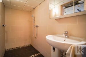 Eine weiter Dusche im Keller