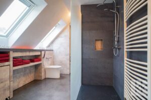 ...Dusche im Obergeschoss