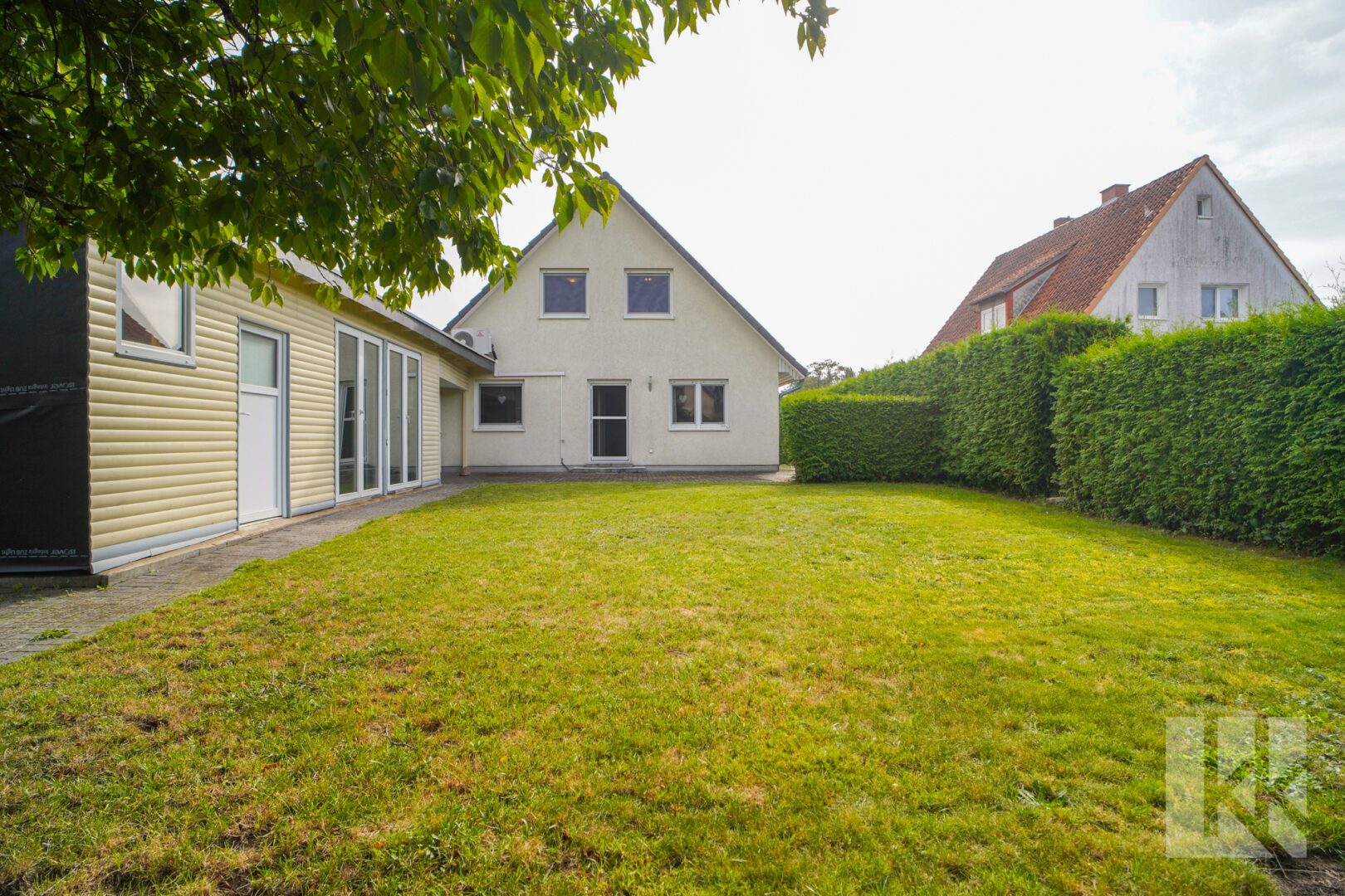 Großer, pflegeleichter Garten