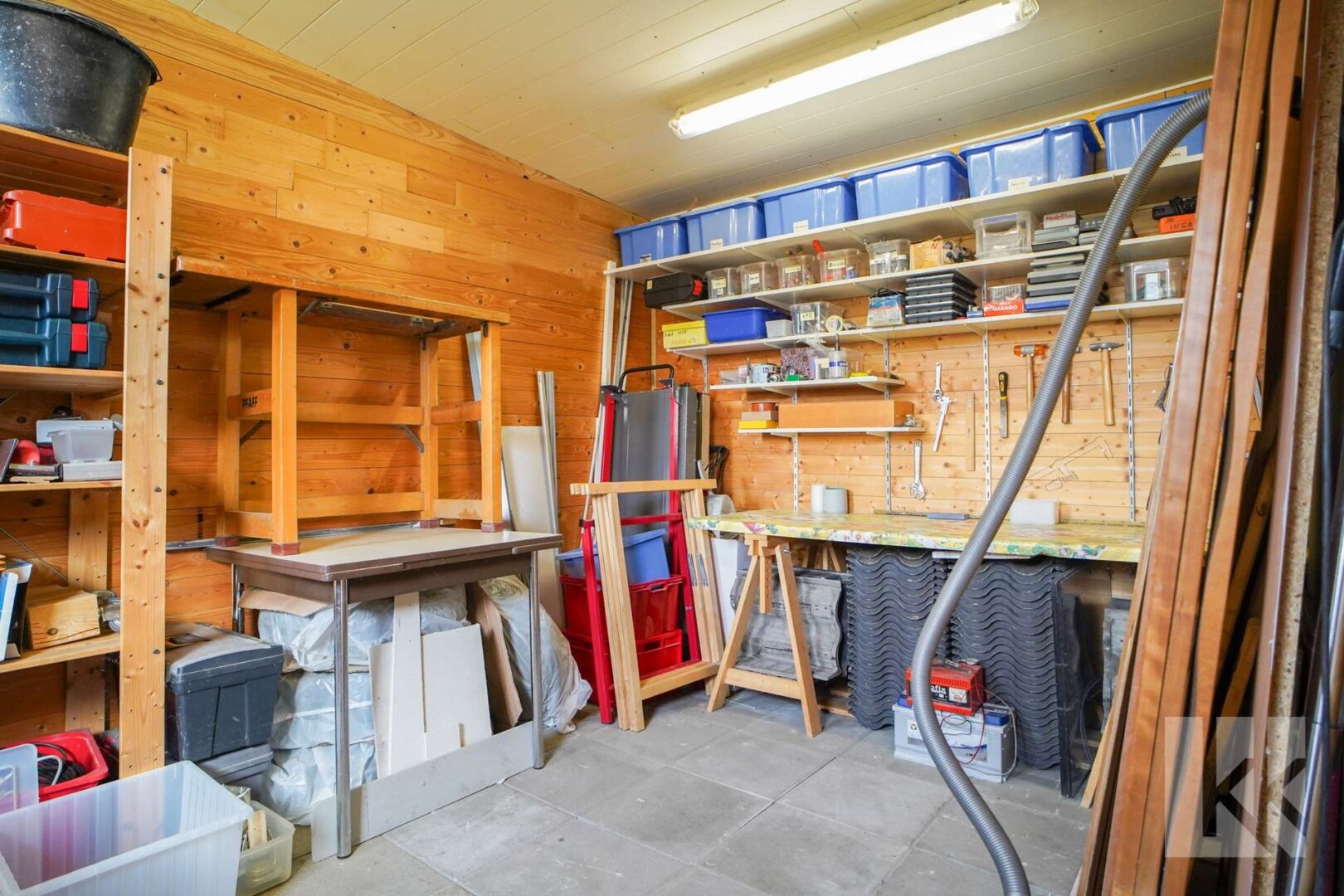 ...praktischem Geräteschuppen