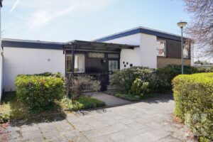 Hausansicht vom Boden und...