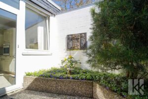 Zwischen Küche und Esszimmer befindet sich das Atrium