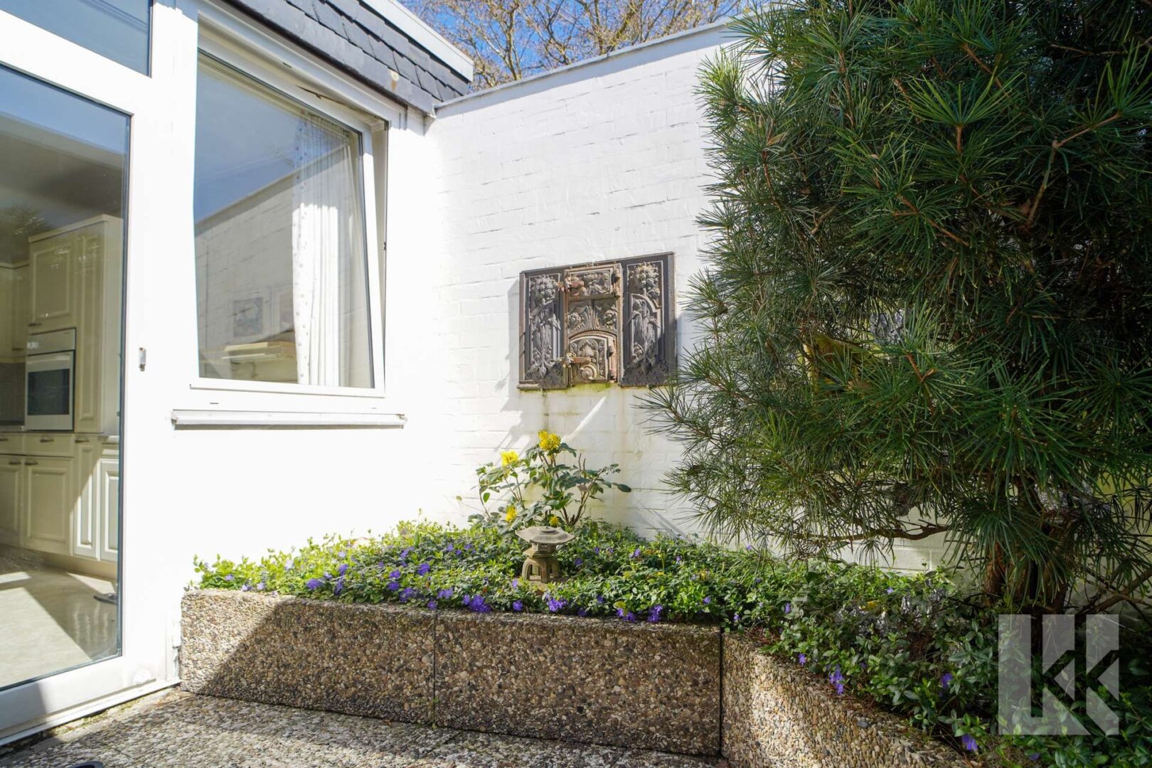 Zwischen Küche und Esszimmer befindet sich das Atrium