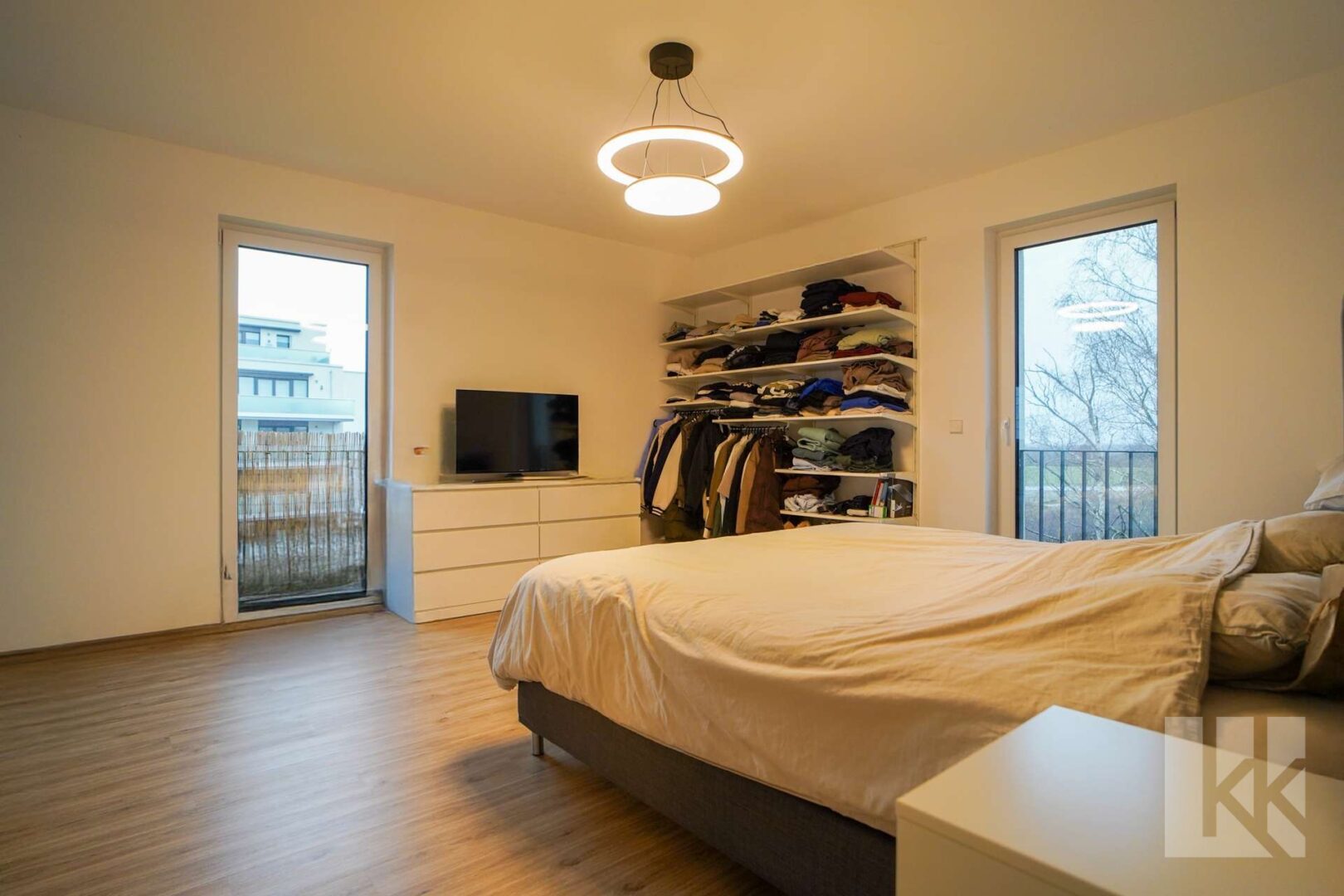 Masterbedroom ebenso mit...