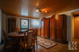 ...nebenan gefeiert...