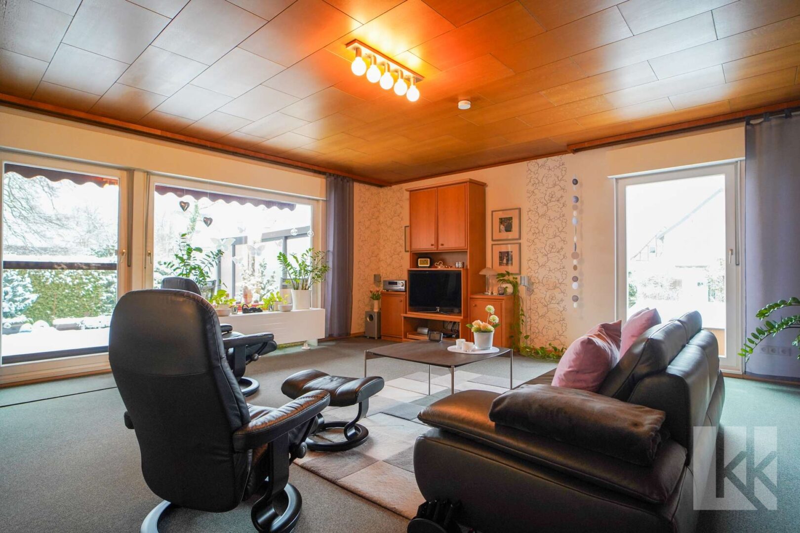 mit lichtdurchflutetem Ambiente im Wohnbereich…