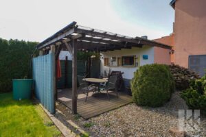 ...überdachten Sitzmöglichkeiten