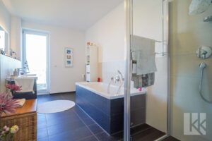 ...Dusche und Tageslicht